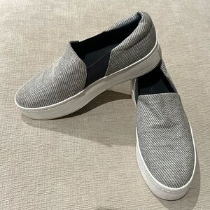 Vince athletic leisure shoes slip-on women’s size 7